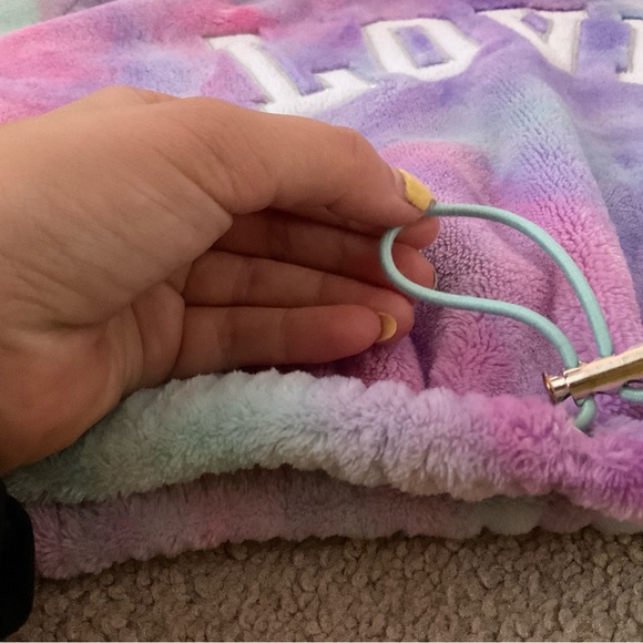 Pair Of Two Urban Kids Sweaters - Picture 4 of 16